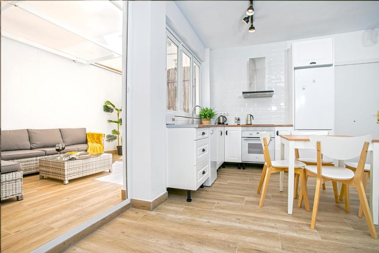 Precioso Apartamento Con Patio Málaga Eksteriør bilde